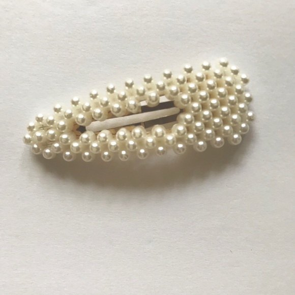 Triangular Pearl Barrette - Picture 2 of 2